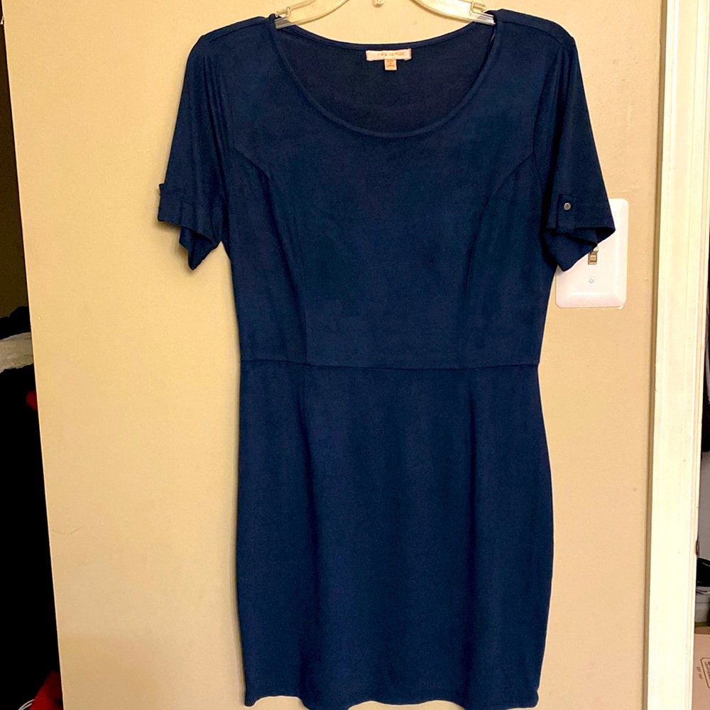 EUC Skies Are Blue Suede short sleeve dress Size SP